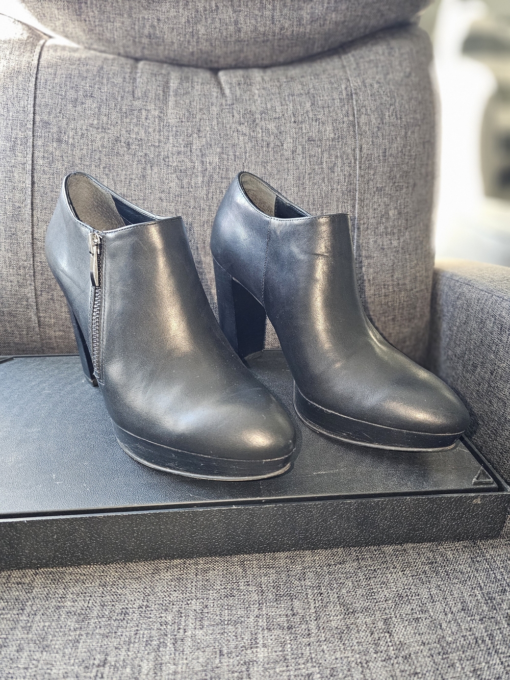 FRANCO SARTO Black Leather Platform Ankle Booties Chunky Heel Size 7.5